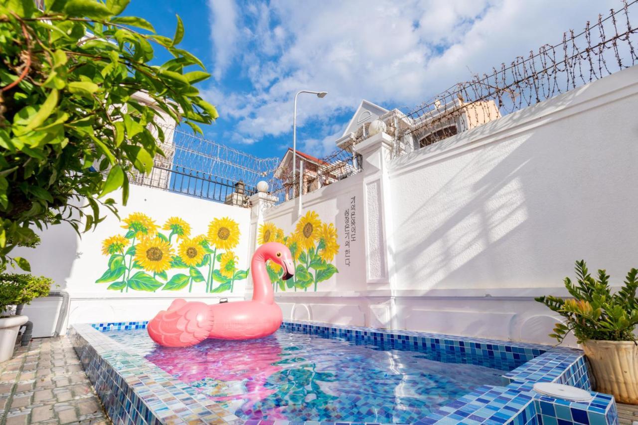 Palm Villa 3 - 5Bedrooms In Center Vungtau ブンタオ エクステリア 写真