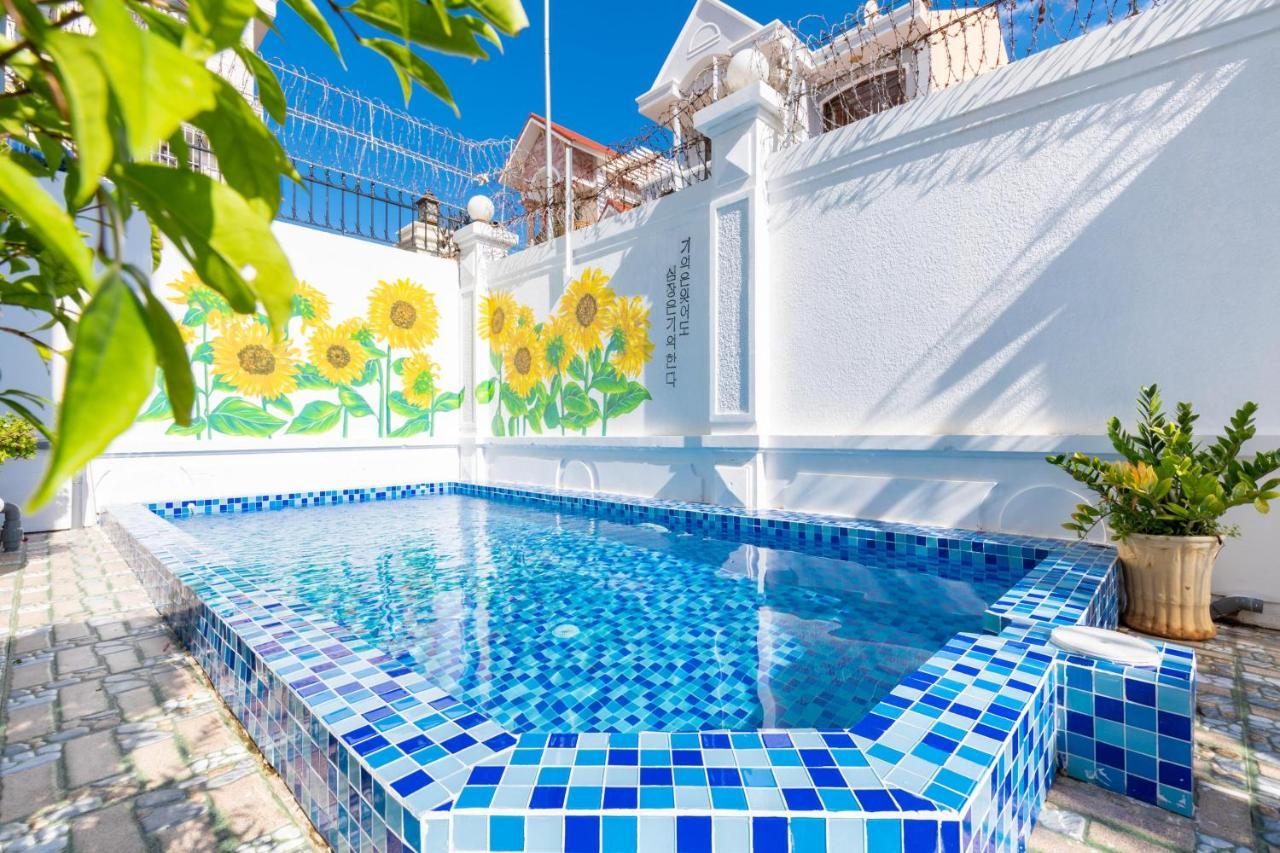 Palm Villa 3 - 5Bedrooms In Center Vungtau ブンタオ エクステリア 写真