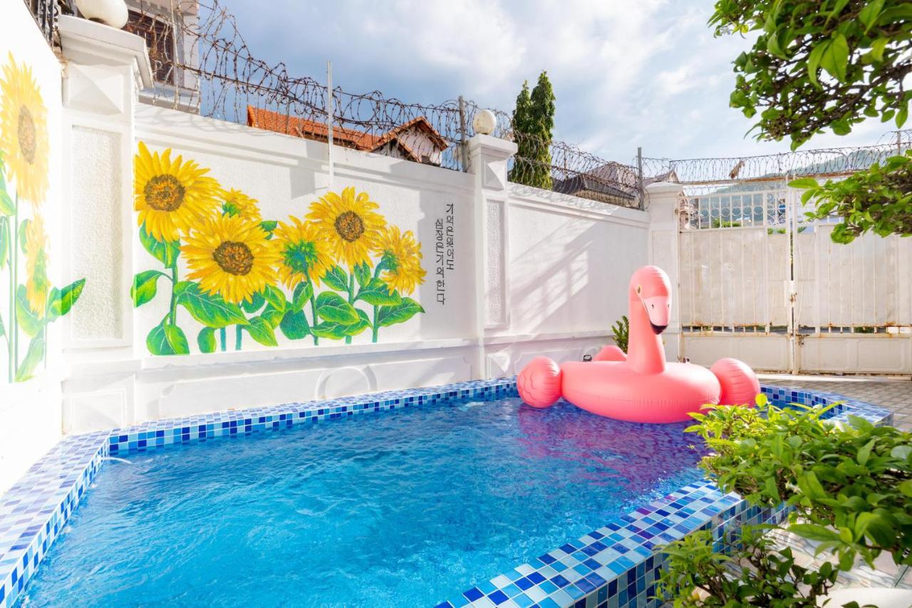 Palm Villa 3 - 5Bedrooms In Center Vungtau ブンタオ エクステリア 写真